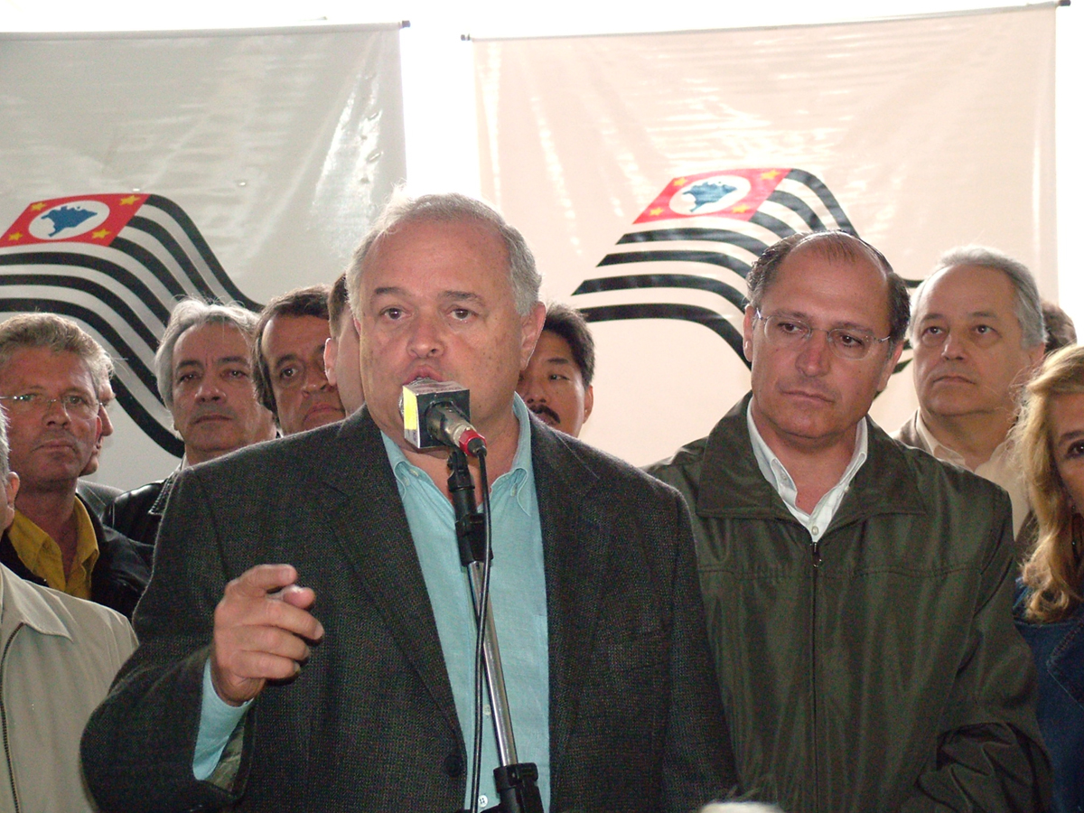 Deputado Lus Carlos Gondim e governador Geraldo Alckmin<a style='float:right;color:#ccc' href='https://www3.al.sp.gov.br/repositorio/noticia/03-2008/Z gondimalck.jpg' target=_blank><i class='bi bi-zoom-in'></i> Clique para ver a imagem </a>